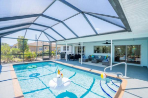 Heated Pool Villa/3 beds/Beach/Downtown/Game Room
